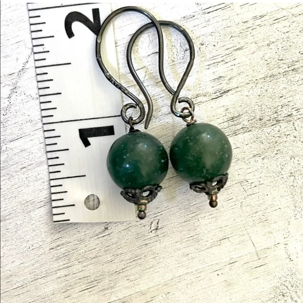 Green quartz beaded necklace and earrings set - Picture 13 of 13